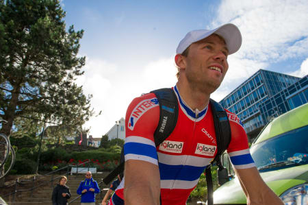GLAD: Thor Hushovd trillet vekk fra målområdet umiddelbart etter den obligatoriske praten med norsk presse.