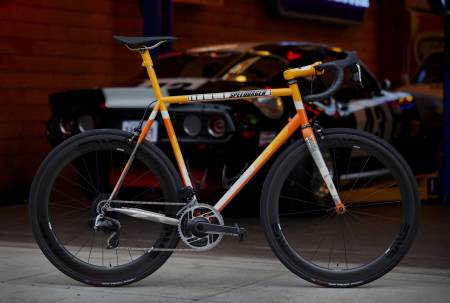 SVINDYRT OG GRISEKULT: Årets Surprise-me-design fra legendariske Speedvagen. Foto: Speedvagen.