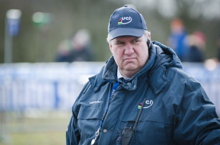 DRIT OG DRA: Kommisærene til UCI trenger ikke gul vest for å svare «nei» på uansett hva du spør om.