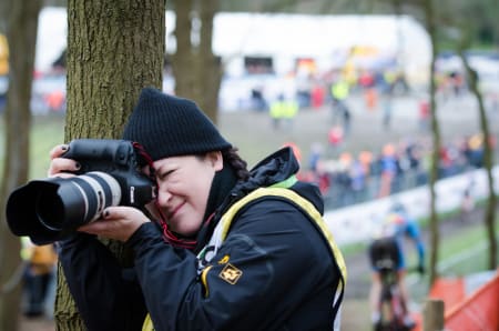 BLINK: Emily Maye i dyp konsentrasjon. Hundrevis av fotografer fra hovedsakelig Benelux og USA er å finne overalt i løypen.