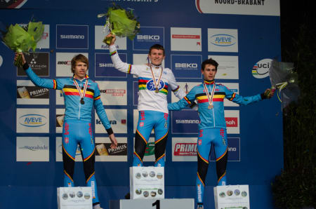 BARN: Juniorpallen, med, Thijs Aerts på første, fulgt av Yannick Peeters og Jelle Schuermans.
