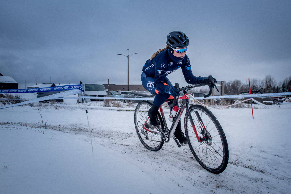 KREVENDE: Om helgas snøfall fryser på i løpet av morgendagen, kan det bli ekstremt glatt i NM-løypa på lørdag for Emilie Moberg. Foto: Henrik Alpers.