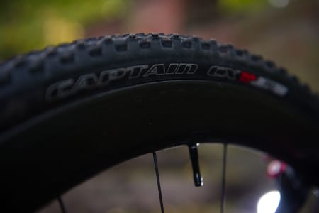 UNDERKJENT: Specializeds Captain CX er 1mm for brede til å være UCI-godkjente.