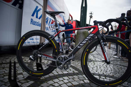 LITEN: Luca Paolini kjører Canyon Ultimate CF SLX Team i størrelse small.