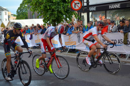 GLISTE FØR START: Men Edvald Boasson Hagen fikk en tøff dag på jobben i Sandefjord GP. Alle foto: Peter Andreas Prydz Gørbitz, Landvei.