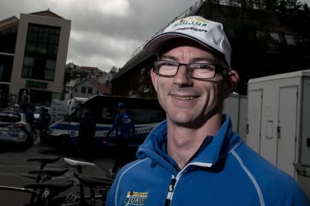 ROLIG DAG: Matthew John Adcock satt i den bakerste bilen, for en litt roligere dag på jobb. Det utgikk da Reidar havnet i brudd.