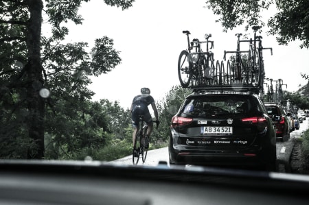 OPP IGJEN: Kristoffer Skjerping er på vei tilbake til feltet etter en kort pissepause.