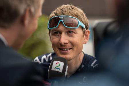 POC STYLE: Svenske Gustav Larsson (IAM Cycling) flagger selvsagt svenske briller!