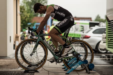 SPINNING I DALA: Belkin viser hvordan proffene varmer opp!