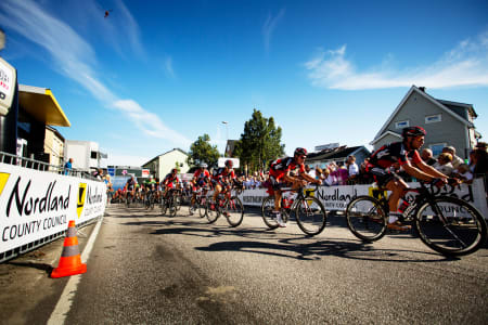 PÅ JOBB: Team BMC måtte naturlig nok ta mye ansvar for å bringe Hushovd først til mål.