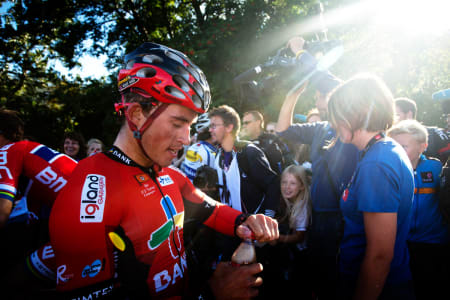 MINSTEMANN: Thor Hushovd (i bakgrunnen) får fortsatt mer oppmerksomhet enn arveprinsen Sondre Holst Enger.
