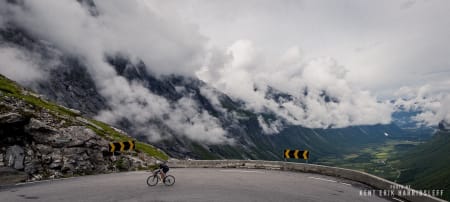 TROLLSTIGEN: En av mange høydepunkt i Romsdal er turistmagneten Trollstigen. Foto: Kent Erik Harridsleff, Jonas Orset.