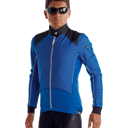 FORLØPEREN: Airjack 851, Assos smått legendariske vinterjakke. Hovedtekstilet type 851 brukes i dag kun i Fugujack. (Foto: Assos)
