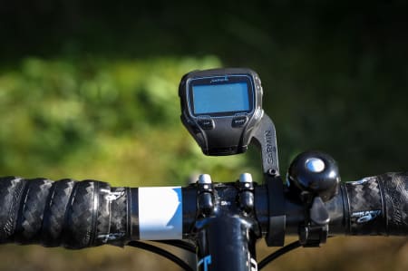 FULL KONTROLL: Med en Garmin 910XT får en logget det som er av sykling.
