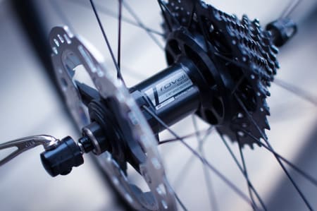EGET MERKE: Også på de nye skivebremsnavene bruker Specialized sine egne Rovalnav.