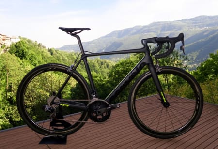 NYE R5: Denne modellen med SRAM eTap og felgbremser skal koste 8499 Euro, noe som vil tilsi en pris på ca 90 000 kroner. Alle foto: Øyvind Aas/Landevei
