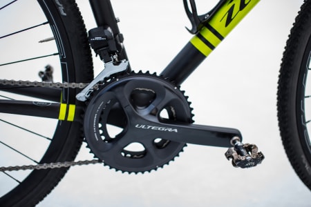 Shimano leverer kross-spesifikk krank med 36-46, men til vår bruk passa ein standard 50-34 betre. Her i kombinasjon med 11-28 kassett.