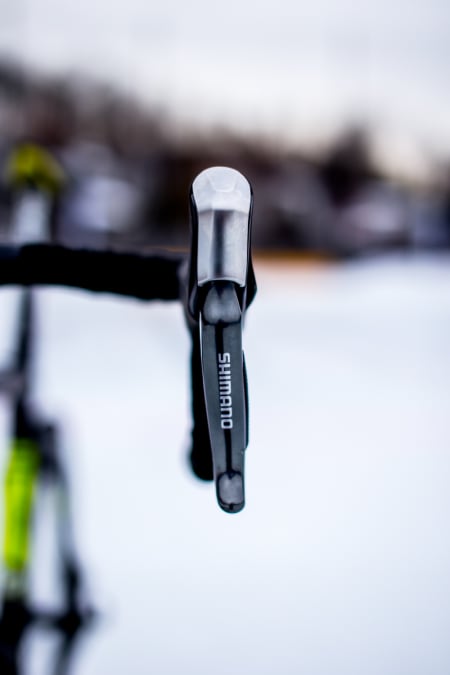 Shimano har ikkje önska å gi STR785 navn i hierarkiet sitt, men den er kompatibel med 10- og 11-delte Di2 grupper. Antar at den i neste generasjon kjem med Ultegra eller Dura Ace logo.