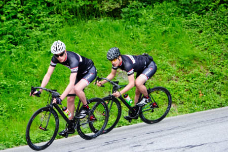 FORUTSIGBAR: Izalco Max er trygg og stabil under hard innbremsing. (Foto: Jered Gruber)