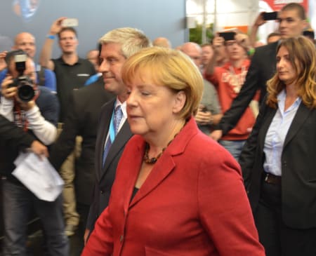 BUNDESKANZLERIN: Angela Merkel var også på Eurobike, her fanget i dype tanker om nye høyprofilshjul.