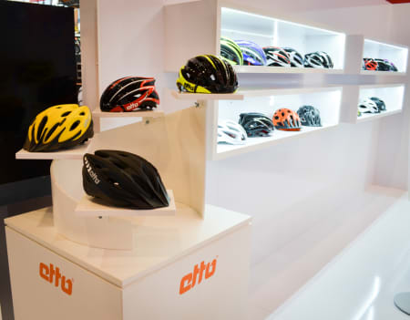 NORGE: Hjelmprodusenten ETTO var et sjeldent norsk innslag på Eurobike.
