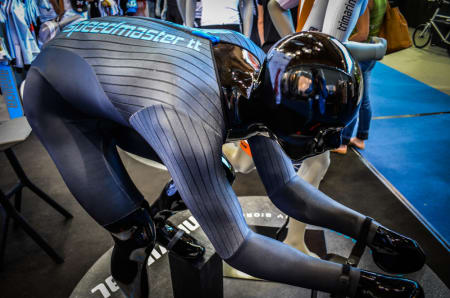UNDERCOVER: Denne tempodrakten fra BioRacer ligner mistenkelig mye på draktene Team Sky (og flere andre lag) har kjørt med på tempo i år.