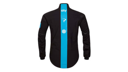STRIPEN: Liker du å se ut som en metroseksuell vaskebjørn kan du gå for Skys Race Cape med stripe på ryggen. Foto: Rapha.cc