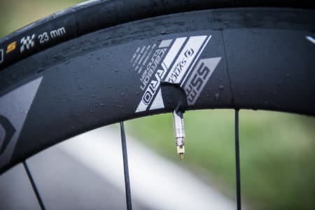 SVAMPEBOB: Syncros-hjulene på vår testsykkel tok opp betydelige mengder vann under testing. Ikke kult!